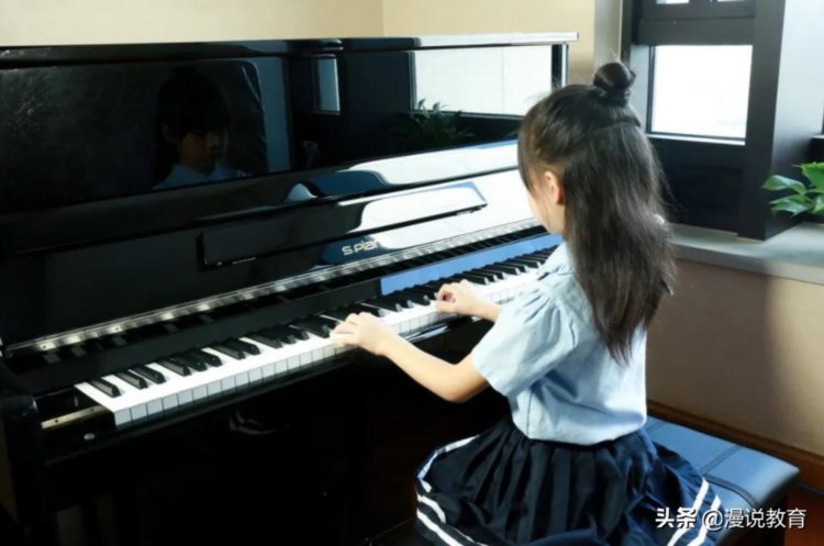 学生兴趣班“鄙视链”，钢琴归于普通，榜首是“贵族课程”？