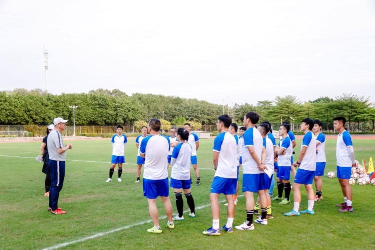 广州24名体育教师参加C级教练培训：让校园里的足球教师更职业