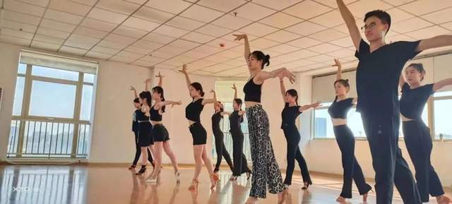 潍坊创建“东亚文化之都”|奎文区2022年“爱学艺”未成年人拉丁舞公益培训报名开始
