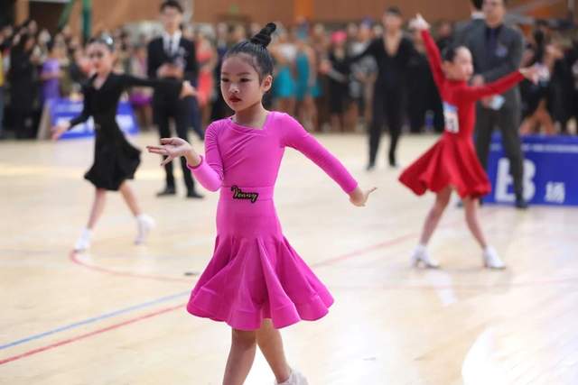潍坊创建“东亚文化之都”|奎文区2022年“爱学艺”未成年人拉丁舞公益培训报名开始