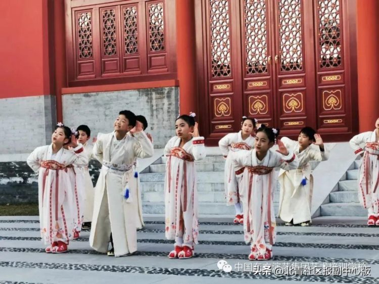 东方舞、国标舞、街舞……副中心首家国家级演艺集团直营校正式开学，设13门艺术课程