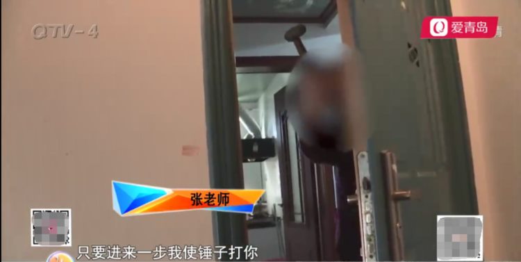 “你这孩子那么笨和猪一样！”青岛大姐钢琴培训退费被拒还遭辱骂！上门讨要时，对方拿出了铁锤...