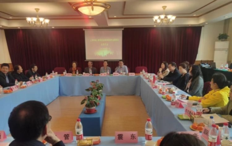 上海市成人教育协会培训机构专业委员会召开会员大会