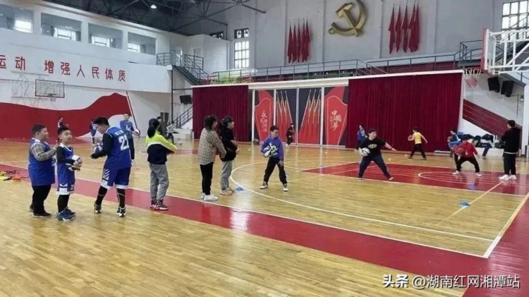费用全免！湘潭市青少年篮球公益培训班开始报名啦