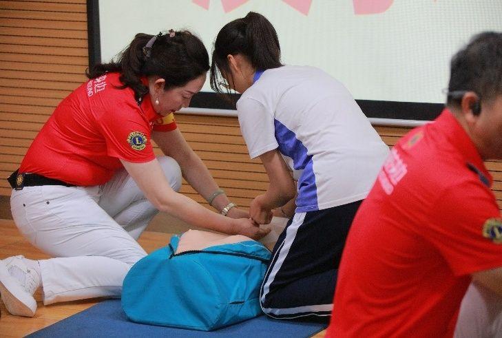 深圳市第二高级中学：急救培训进校园，师生赋能同参与