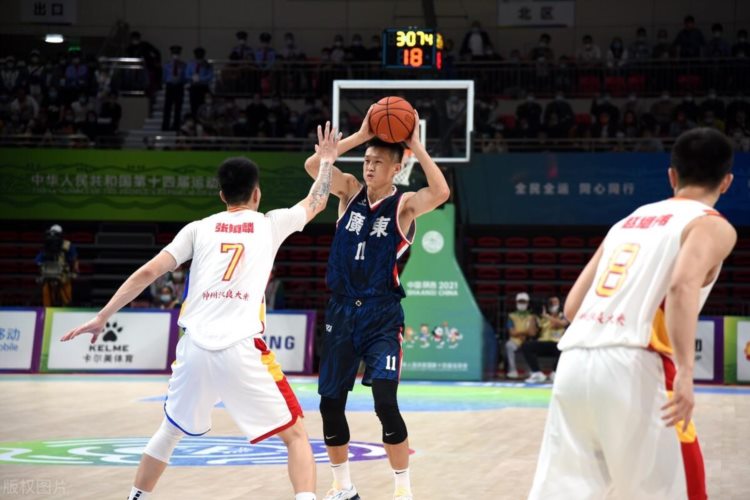 杨毅：中国篮球又到了最后一分钟！新赛季CBA怎么打？