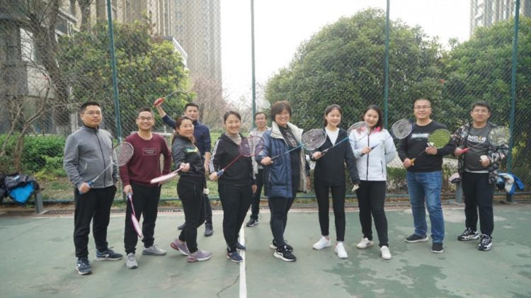“绿地友邻杯”羽毛球大赛，走进济南社区开展赛前培训活动