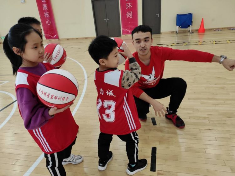 幼儿篮球，帮助孩子健康快乐的成长