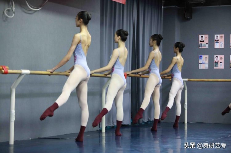 江西赣州舞蹈艺考集训其他费用包括哪些 舞蹈艺考培训班怎么选