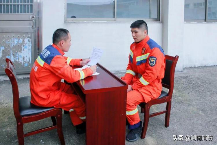 理论、实操、训练、考核！岳阳消防圆满完成山岳高空（绳索）救援培训