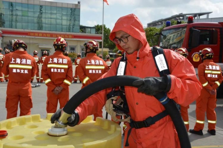 上海消防防化专业队洗消专业救援技术培训班纪实