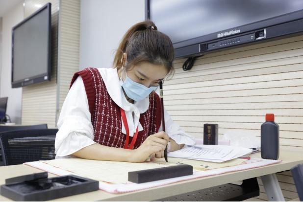 晒出见习教师规范化培训成绩单！这场基本功大赛助推上海教师专业发展高起点