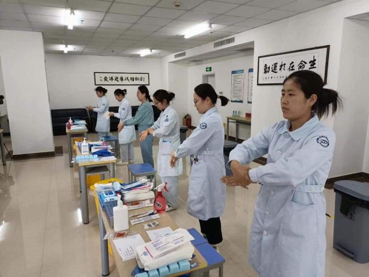 濮阳医学高等专科学校全力开展核酸采样培训和考核工作