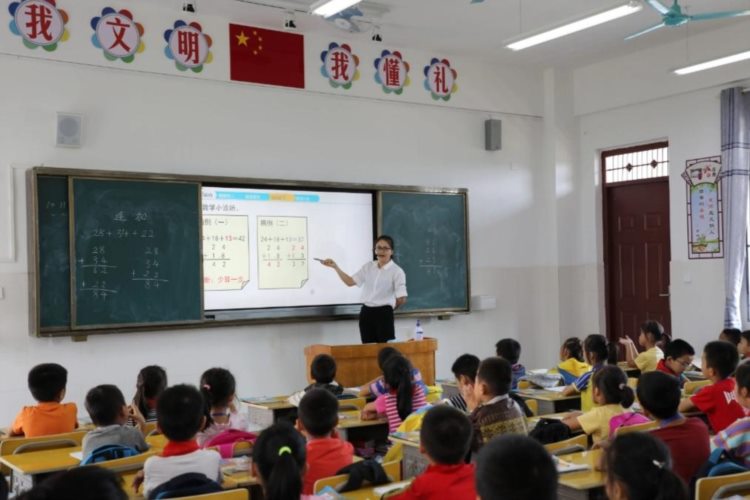 一个学生2000回扣，辽宁某地教师被曝和培训机构联手，割学生韭菜
