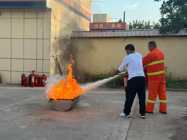 文水县机关事务服务中心走进消防救援大队开展消防安全培训及演练