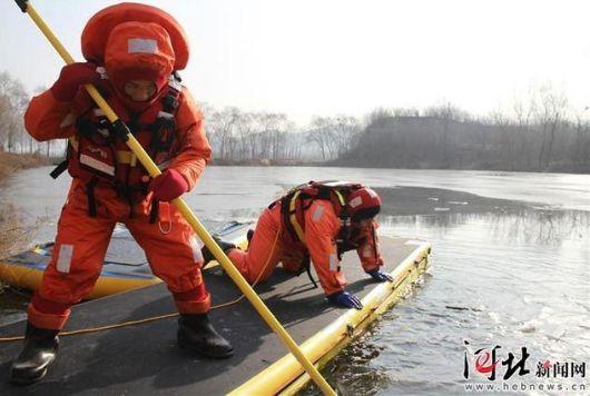 河北邢台消防开展冰面救援专业技术培训