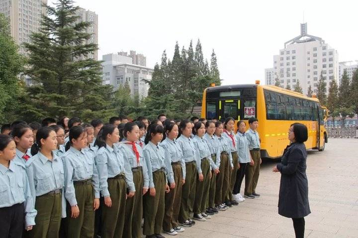 新营中学举行校车安全培训及安全撤离演练