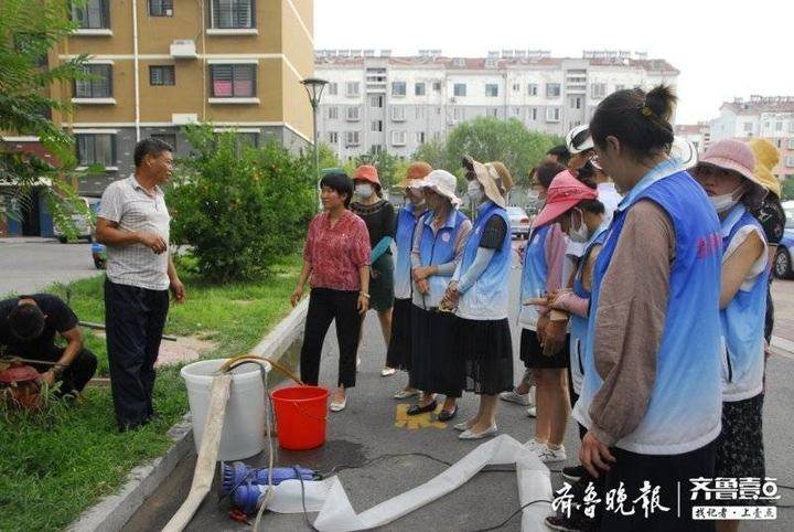 “人人都学、人人会用”胜景社区开展防汛培训及演练活动