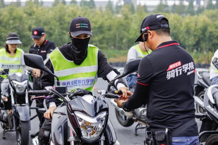 2021年摩托公社骑行学院驾驶培训课程全线升级，火热开启