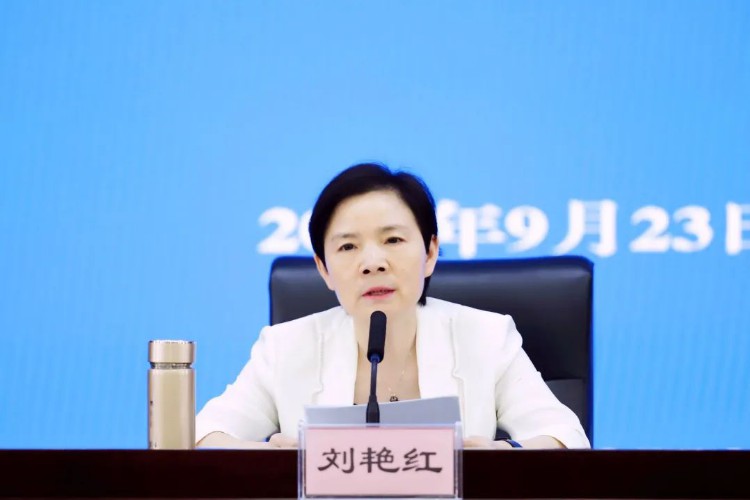 湖北省人社厅召开学习市厅级主要领导干部专题培训班辅导内容动员会