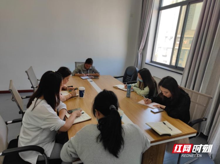 郴州开放大学党委理论学习中心组组织学习党的二十大报告