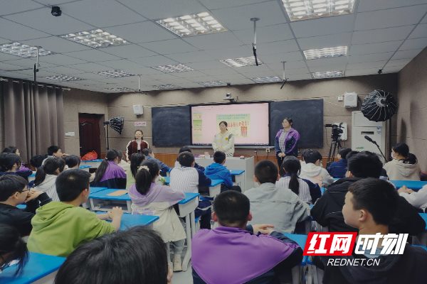 幸福从心出发一一邵阳市第七中学举行心理委员培训