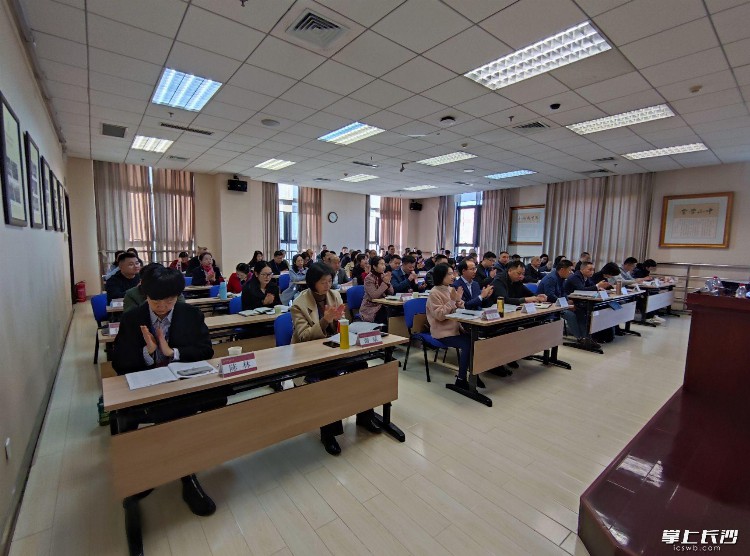 66名优秀业务骨干集中“充电” 2020年长沙市直机关公务员在职培训班（第四期）在中国人民大学开班