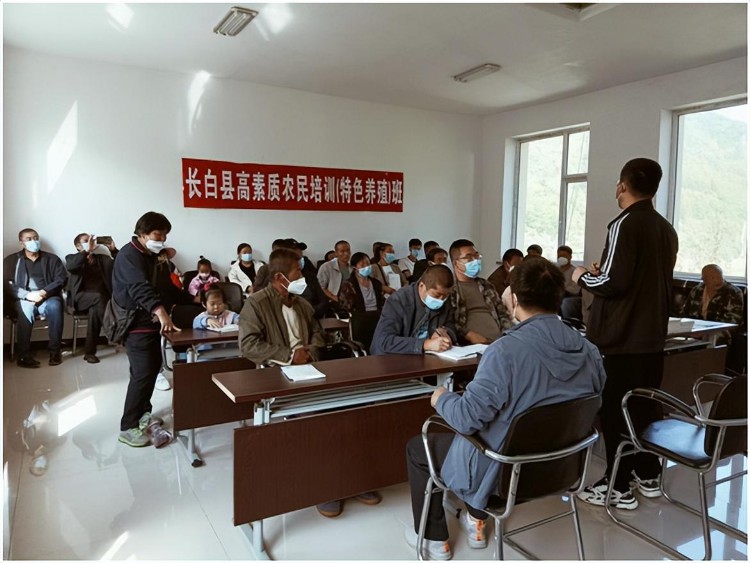 长白县农业农村局开展高素质农民特色养殖培训