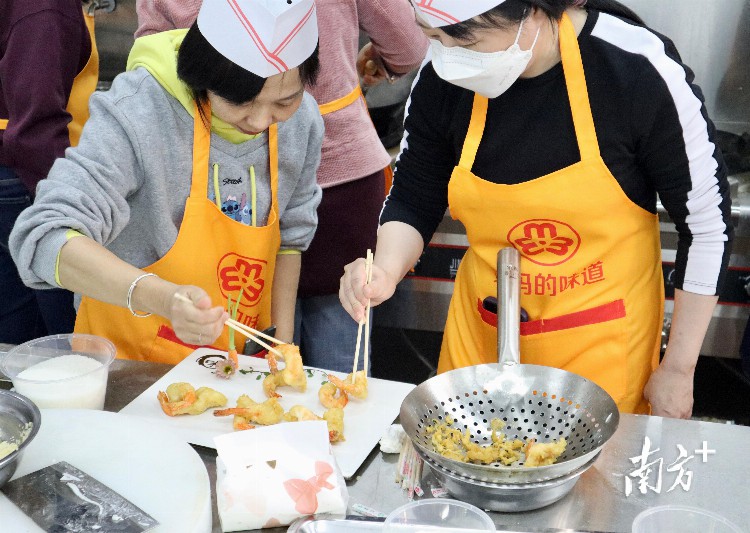 潮菜大师教学提升家庭厨艺，潮州这个培训班飘出“妈妈的味道”