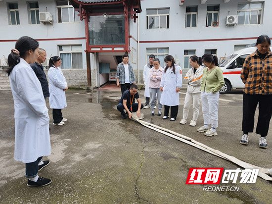 索溪峪街道社区卫生服务中心开展消防培训及消防演练活动