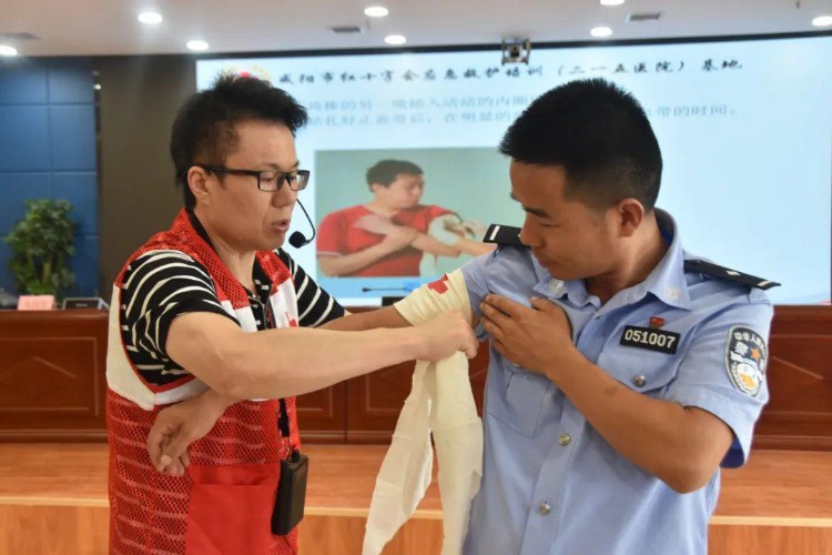 武功县公安局组织开展现场急救技能培训活动