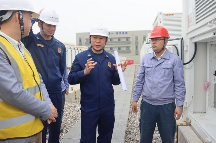 湖北荆州：对辖区重点企业开展电化学储能电站进行消防重点培训