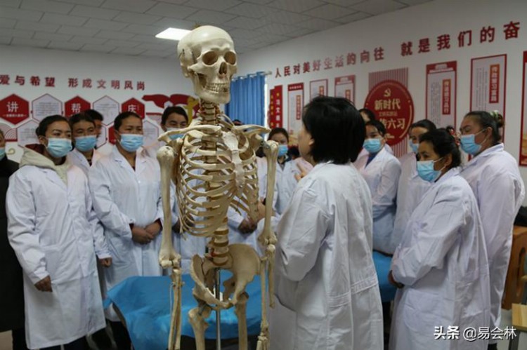 阿克提坎村举办乡村中医特色技能培训，传承中医文化和中医疗法