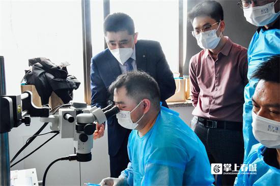 4位超万例专家指导 云南首届ICL近视手术实操培训班开班