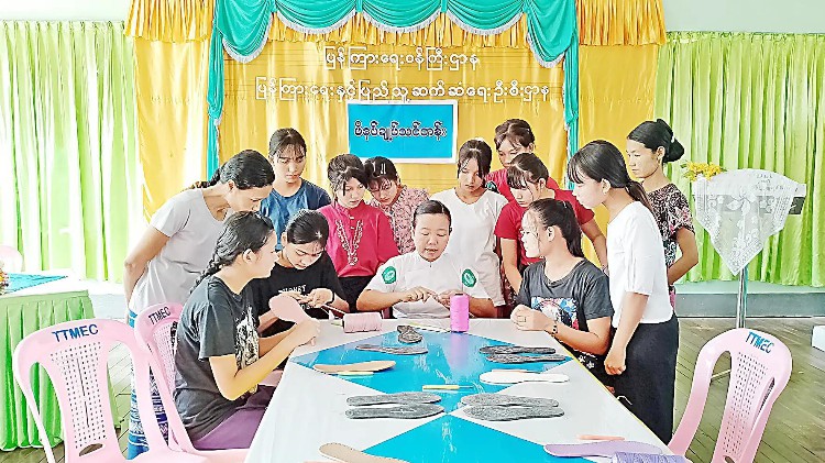 缅甸政府开班，免费对群众开展职业技术培训！