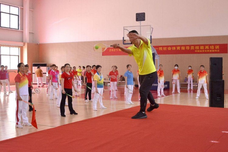 江苏省柔力球一线社会体育指导员技能再培训在连云港举行