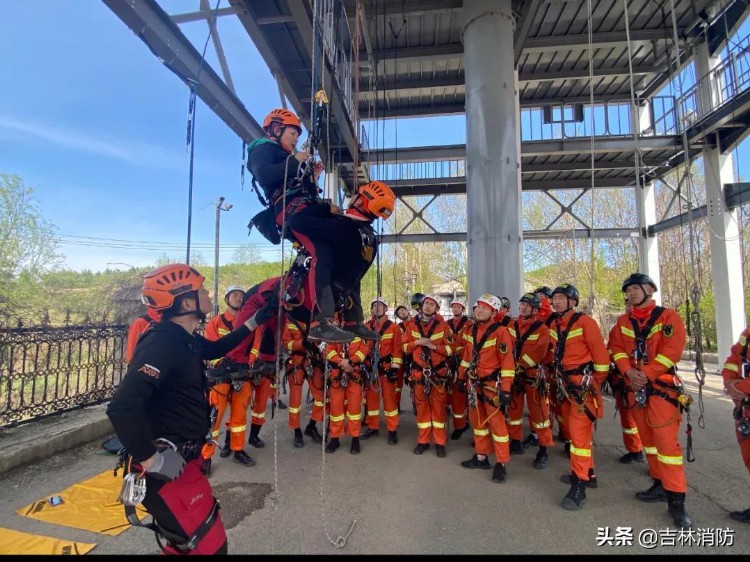 聚焦实战打赢 提升专业能力丨吉林总队整建制开展绳索救援技术培训工作