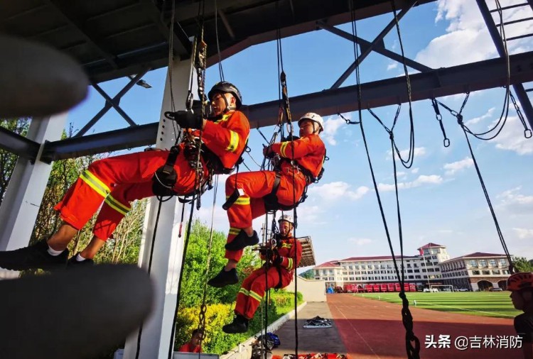 聚焦实战打赢 提升专业能力丨吉林总队整建制开展绳索救援技术培训工作