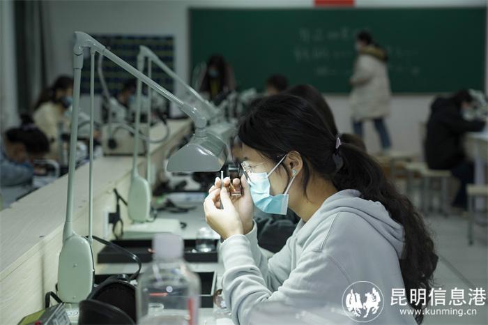 2022年云南省职业院校“珠宝玉石鉴定”技能大赛在云南国土资源职业学院举行