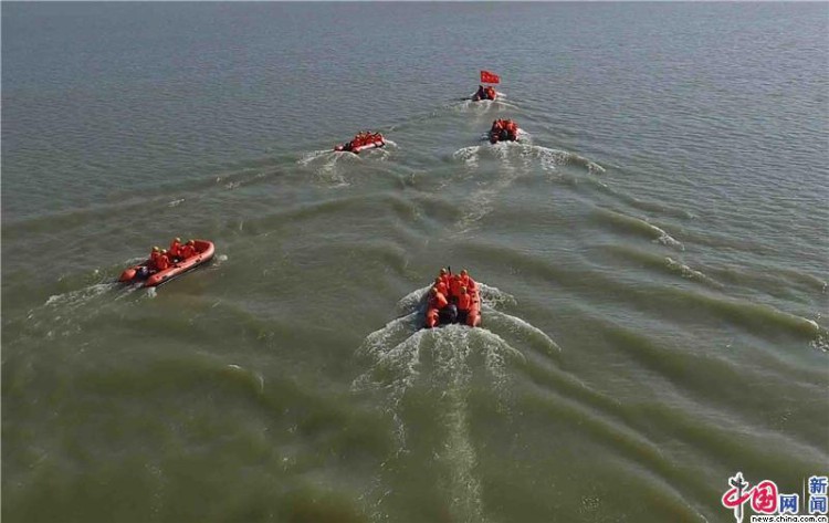 中国发布丨备战防汛抢险！森林消防员培训水域救援技能