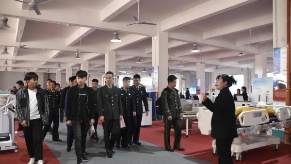 内黄县举办2023年退役军人现场招聘会及适应性培训
