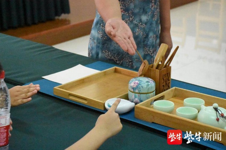 学习茶知识 弘扬茶文化！苏州金庭镇举办暑期少儿茶艺培训活动