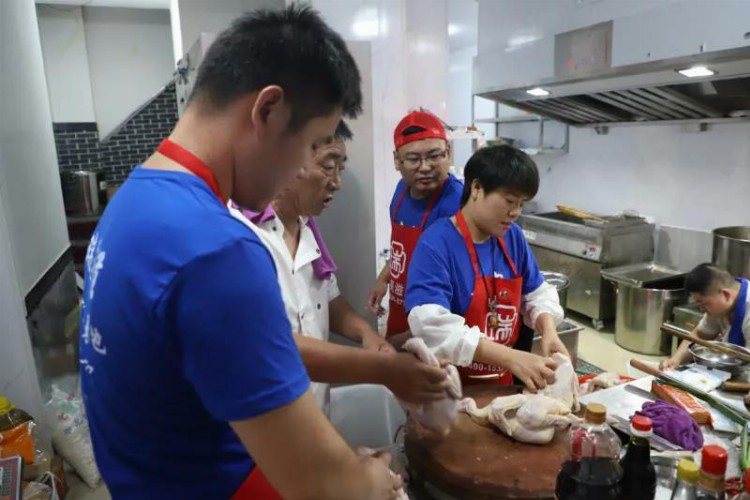 山东卤味熟食培训模式哪家更实用？