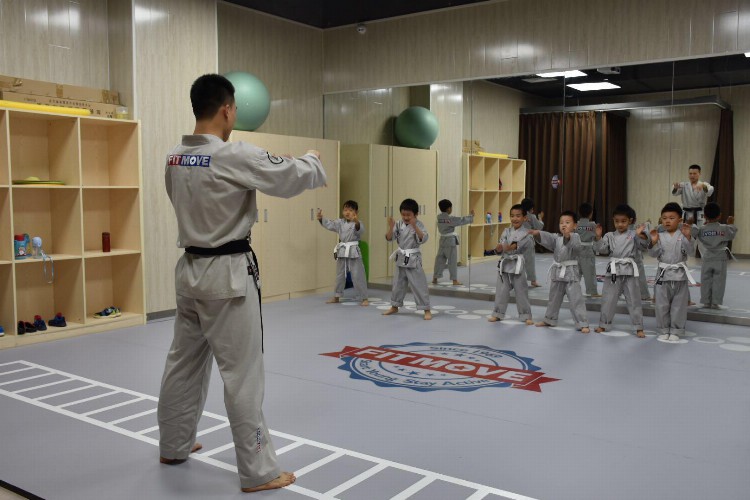 以武术课程来做体能培训，菲动武道以加盟完成快速扩张