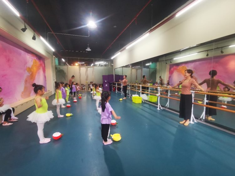 丹赛尔舞蹈培训学校积极备战金孔雀第八届少儿舞蹈艺术节