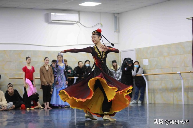 重庆舞蹈艺考培训学校哪家好 重庆舞蹈艺考培训机构排名不是唯一