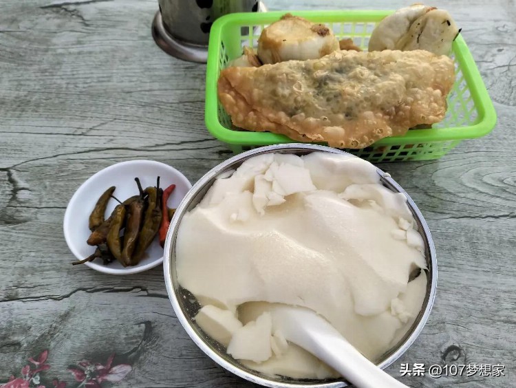 早餐包子豆腐脑