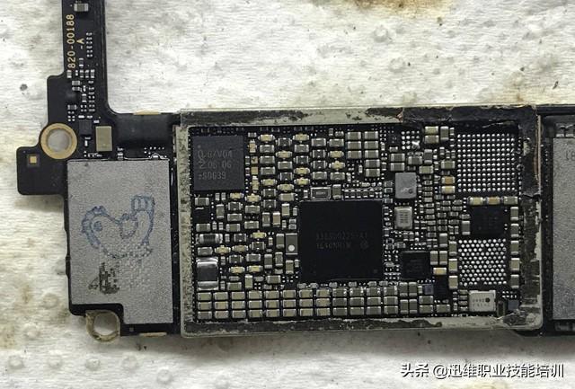 iPhone7摔到手机不开机，又一台上家无法修复的机器，原因在哪？