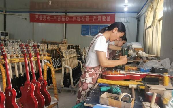 中国“吉他小镇”的新生与新声