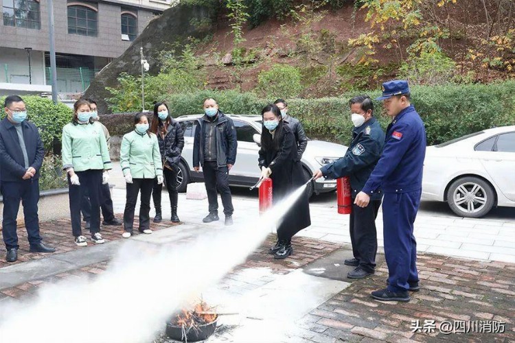 119消防宣传月 | 巴中消防走进市档案馆开展消防安全知识培训